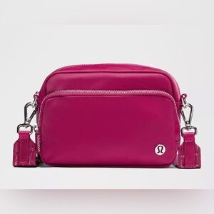 Lululemon Everywhere Crossbody Bag in Berry Rumble| 2 L